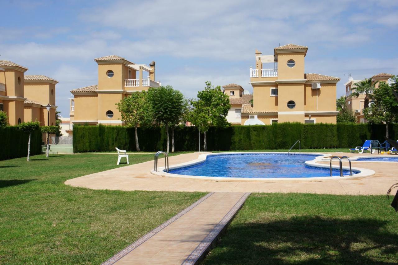 Villa Las Tres Perlas Algorfa Exterior photo
