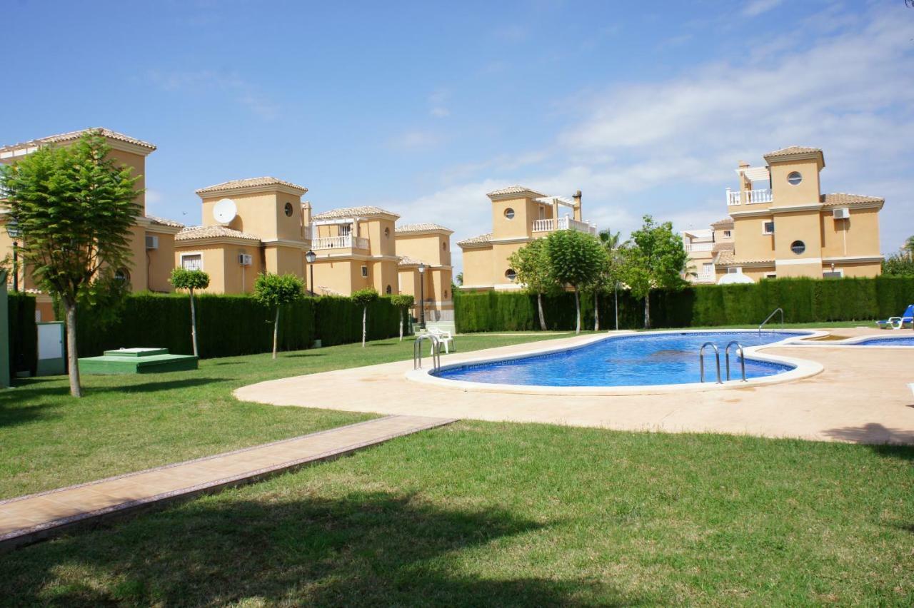 Villa Las Tres Perlas Algorfa Exterior photo