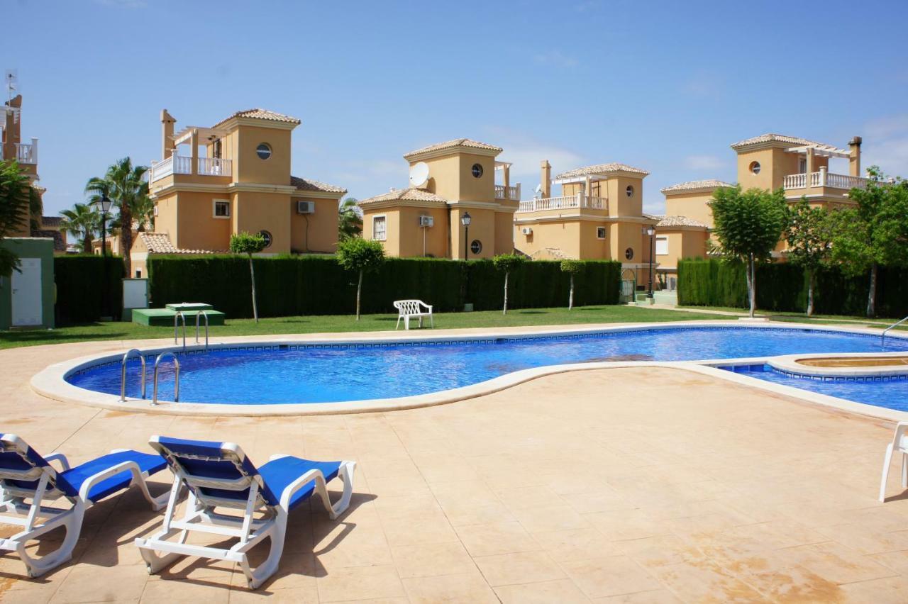 Villa Las Tres Perlas Algorfa Exterior photo